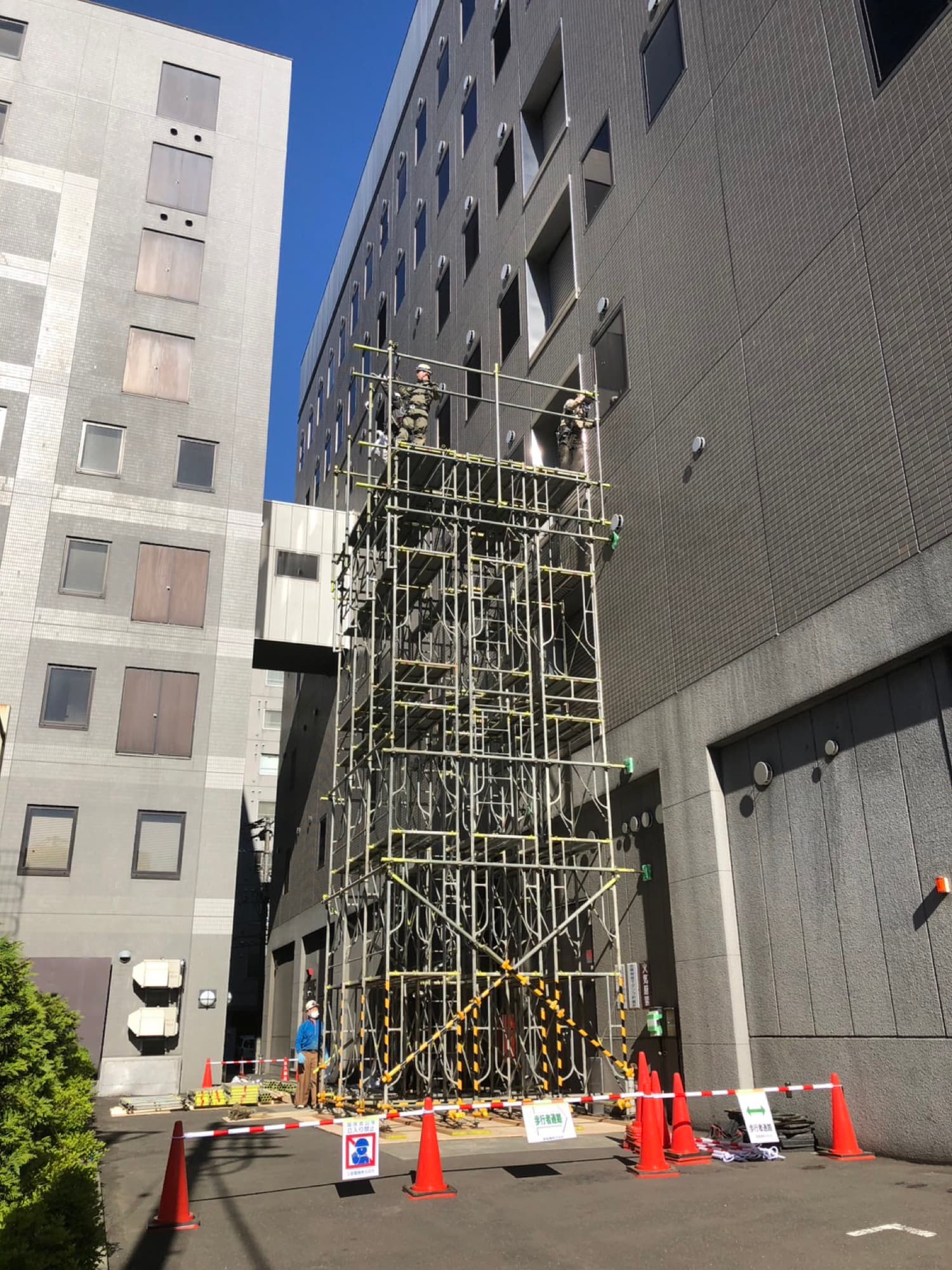 建物外部の足場